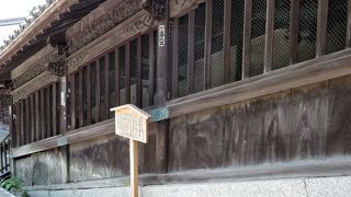 参拝者の足元を照らす仕組み