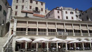 美しい建物です