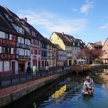 魚市場河岸通りの街並み