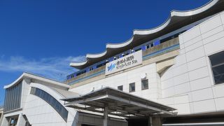 港と名古屋駅を結ぶ　短い鉄道　あおなみ線