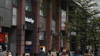 今はフロア貸しのファッションビル