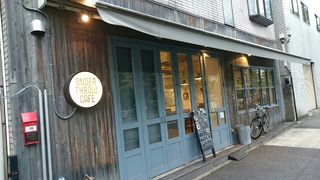 白山 UNDER THROW CAFE