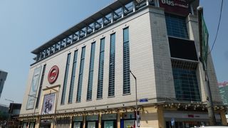 とびきり大きな卸売ビル