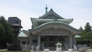 横網公園内、公園の南西側にあります