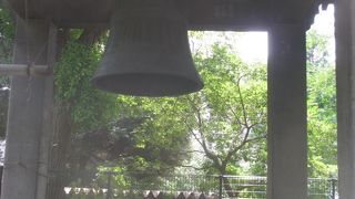 横網公園内の南東側、清澄通りに近い場所にあります