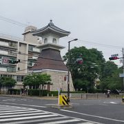 住吉公園に面した最古の燈台