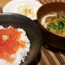 帰国後さっそくイクラ丼に