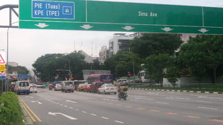 ゲイラン地区へのアクセスに便利な通りです