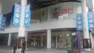 ユニクロがテナントとして入っている