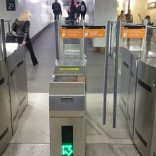 自動改札はメトロと共通