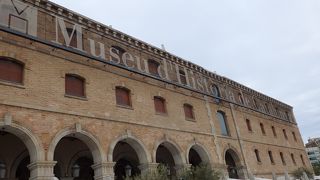 海沿いにあります