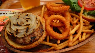 丸ビルで感じるノースショア、ハレイワの風。