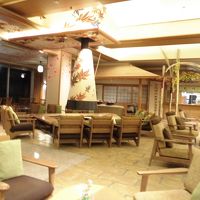 寛げるロビー、いろりもあります