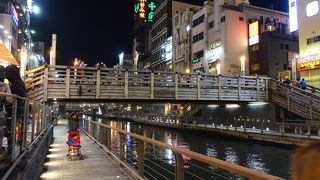 小ささが良い木製の橋