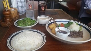 ランチで和風ハンバーグ頂きました。