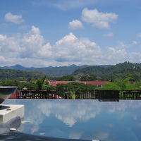 プールは小さいけどインフィニティプールです