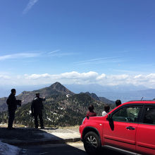 駐車場からは、笠ヶ岳が