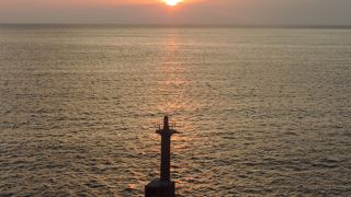 素晴らしい夕日が見える橋