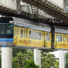 千城台駅に入線するモノレール