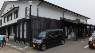 昼は行列必至。