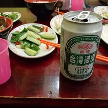 上の料理＋台湾ビール2缶で600元でした