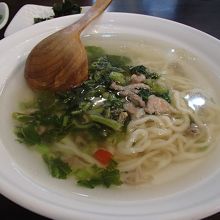 雪菜肉絲麺（猪肉）（100元）