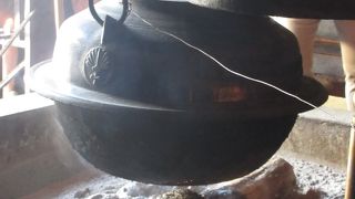 弘法大師の霊火が今も燃えている。