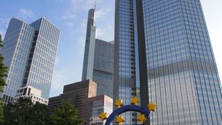 巨大なユーロマーク