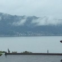 ホテルから見た湖