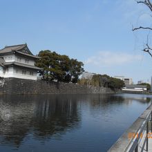 二重櫓から、大手門方面を見る。