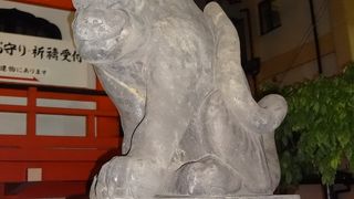 狛犬ではなく「狛虎」！