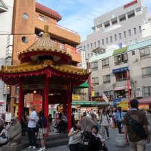 南京町公園のあづまや