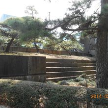 大手三の門内側