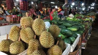 市民の台所であり観光客も集まるところ