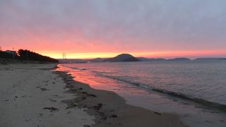 虹ノ松原の裏の海岸