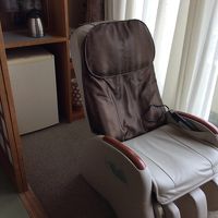 お部屋の中のマッサージチェアー