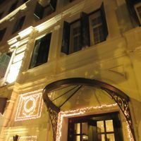 夜は可愛らしくライトアップ