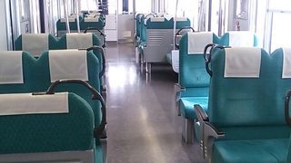 富士と甲府を結ぶのんびりと走る鉄道路線