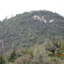 獅子岩駅から見上げる弥山山頂