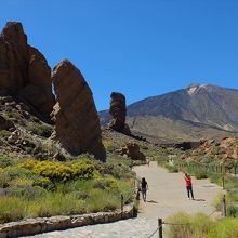 Los Roques de Garciaの奇岩群とテイデ山