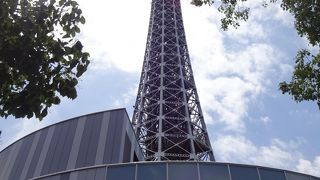 こちらのタワーレストランで食事をしました。