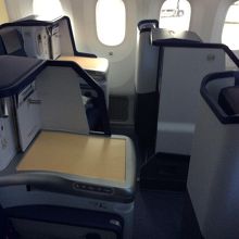 シートはフルフラットで快適です