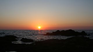夕日の沈む絶景　道の駅は景勝地に建つ