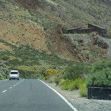 西からTF21号線で行くと、こんな感じで下の駅が見えてきます
