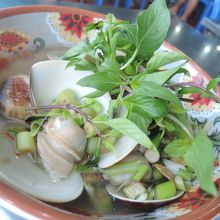 ハマグリのレモングラス蒸し500ｇ6万ドン