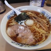 八王子ラーメンの王道。麺とスープの一体感が凄い。