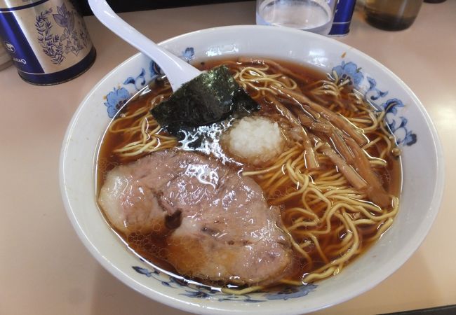 八王子ラーメンの王道。麺とスープの一体感が凄い。