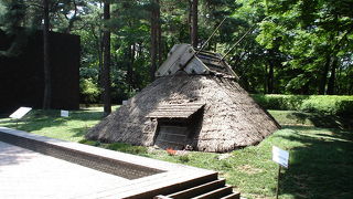 竪穴式住居がありました