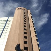 駅出たら見えます。