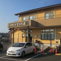 民宿入口と建物